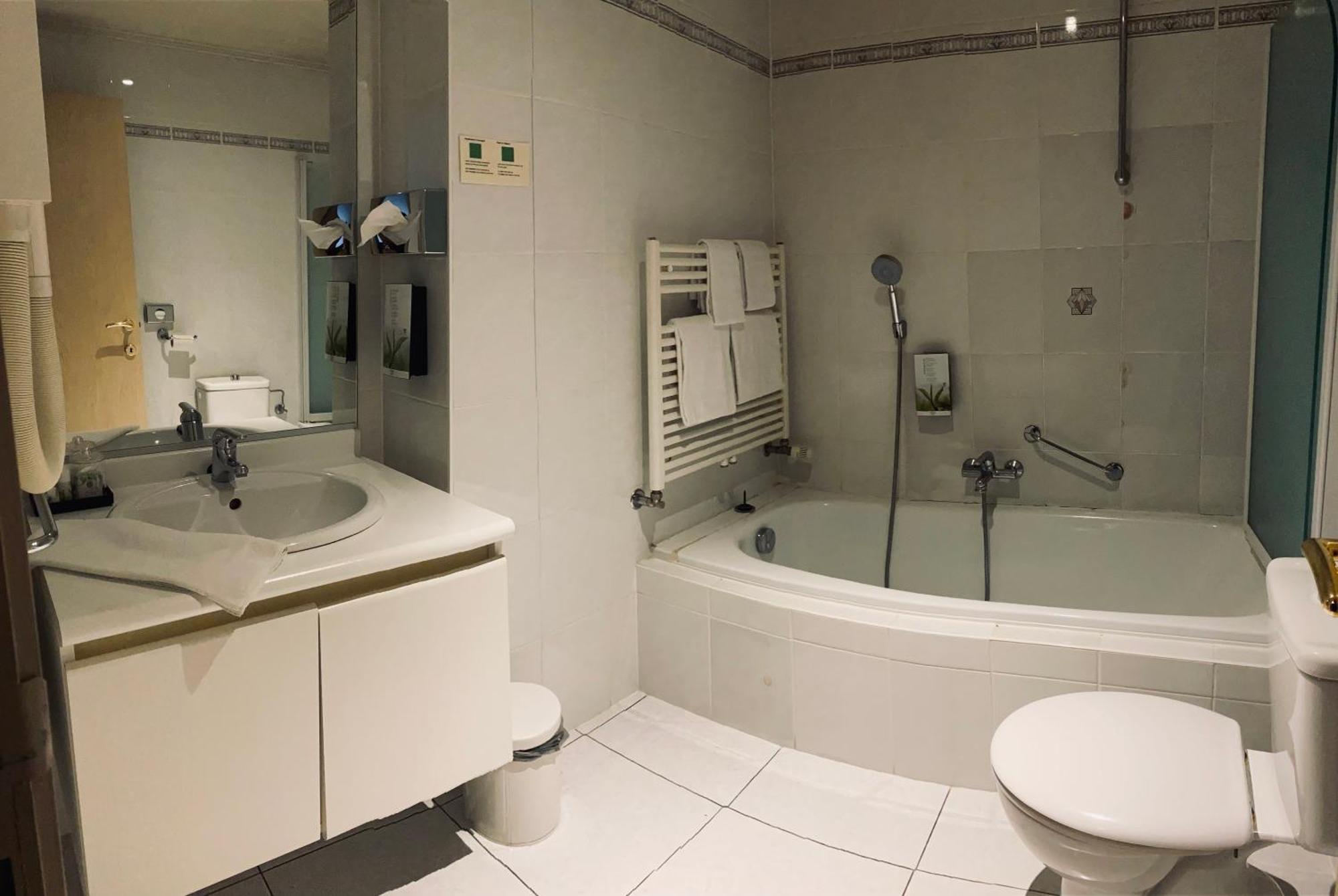 Hotel Bornem Extérieur photo
